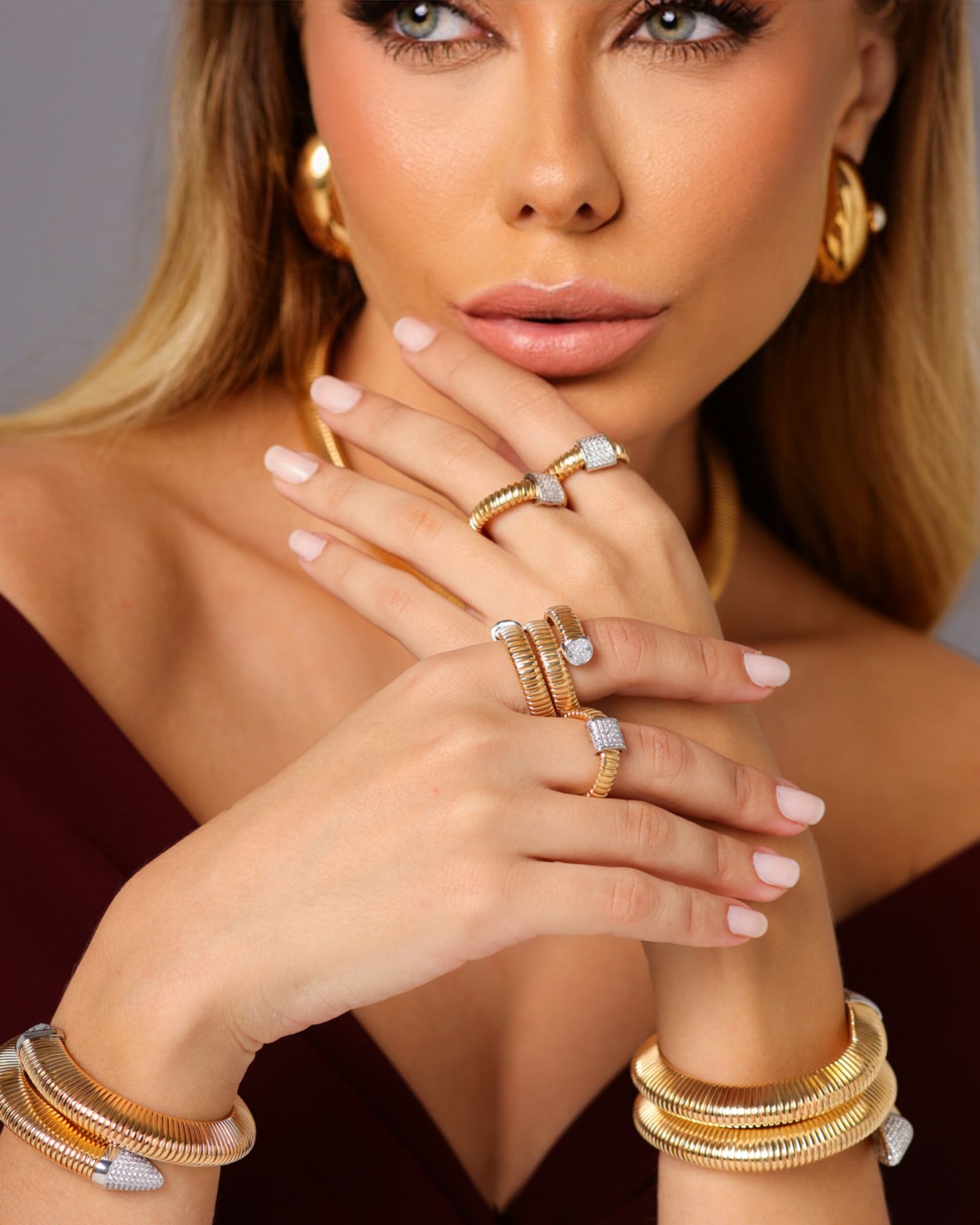 Bracelete 3 Voltas Ponteira com Cristais Coliseu Ouro