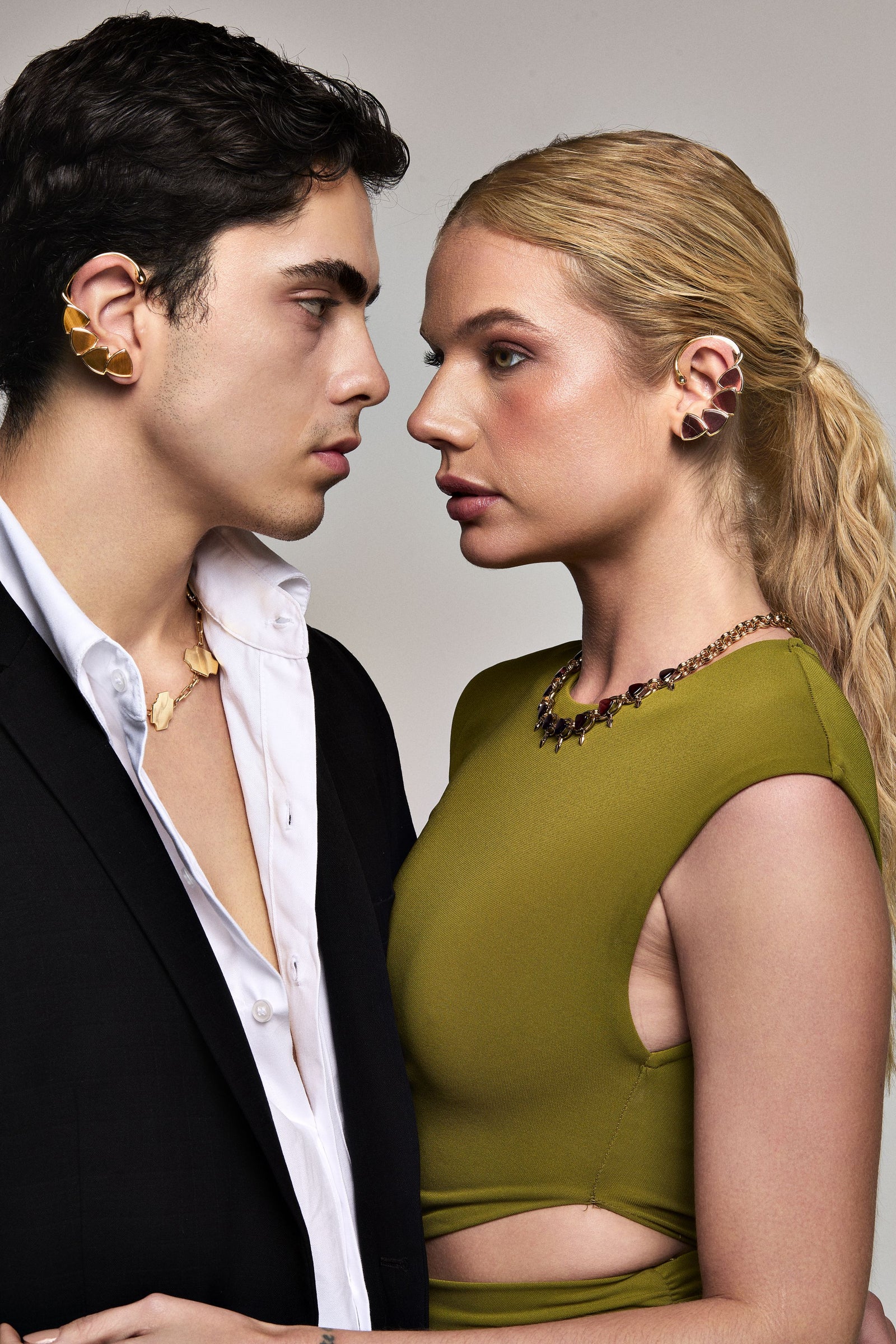 BRINCO EARCUFF AURORA OLHO DE TIGRE Ouro